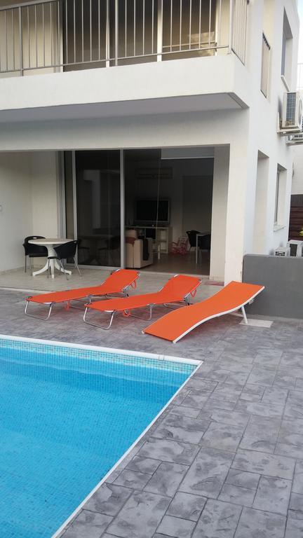 Palms Resort Apartments Alethriko Bagian luar foto